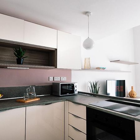 Scenic Seafront Duplex Apartment In Σλιέμα Εξωτερικό φωτογραφία